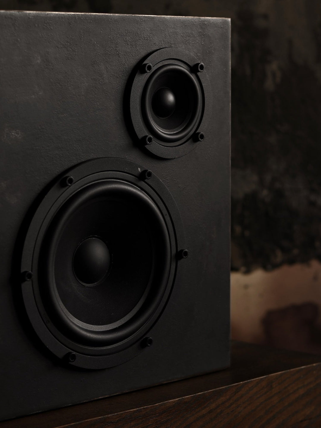 Transparent Steel Speaker