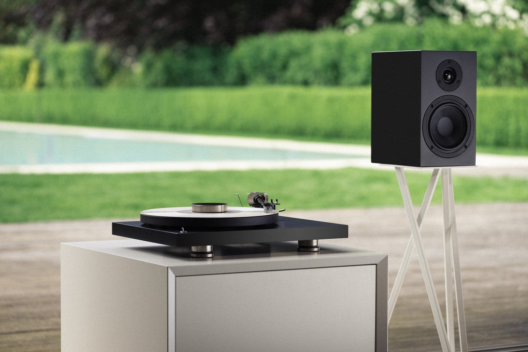 Pro-Ject Debut PRO B Turntable with Pick It PRO Balanced Cartridge