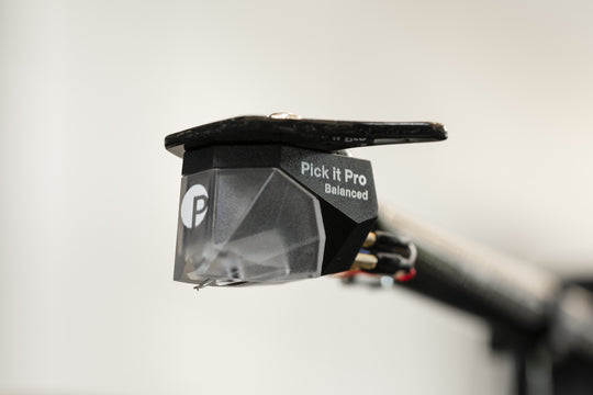 Pro-Ject Debut PRO B Turntable with Pick It PRO Balanced Cartridge