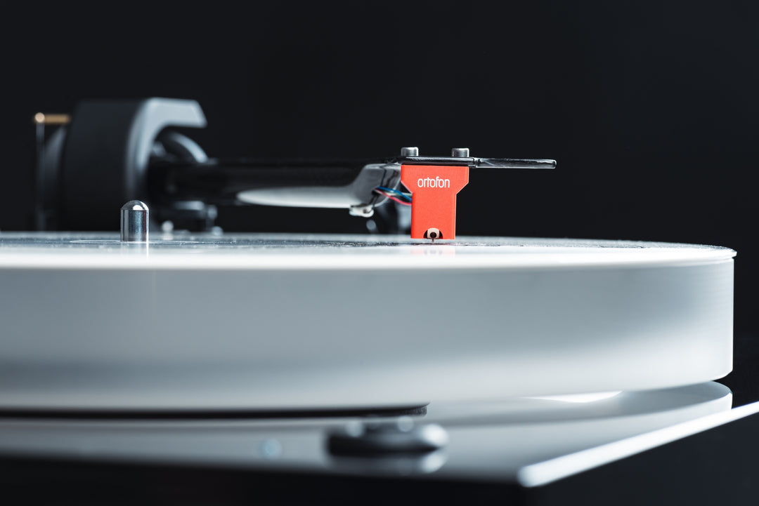 Pro-Ject X2 B Turntable with Ortofon Quintet Red Factory Fitted