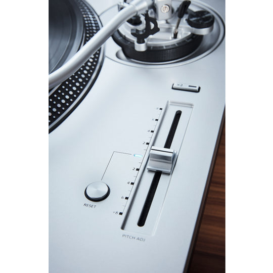 Technics Grand Class SL-1200GR Direct Drive Turntable